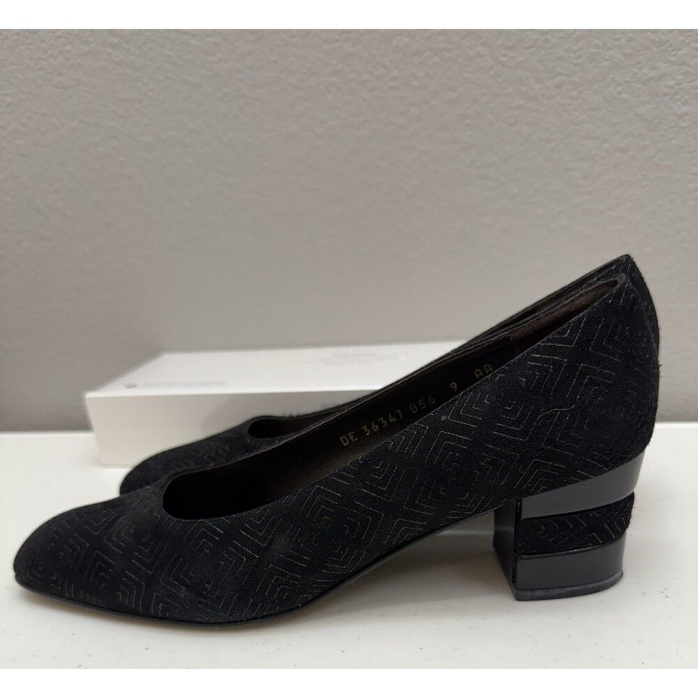 Salvatore Ferragamo Pumps Low Heel Size 9 AA Black Suede Shoes - Picture 5 of 10
